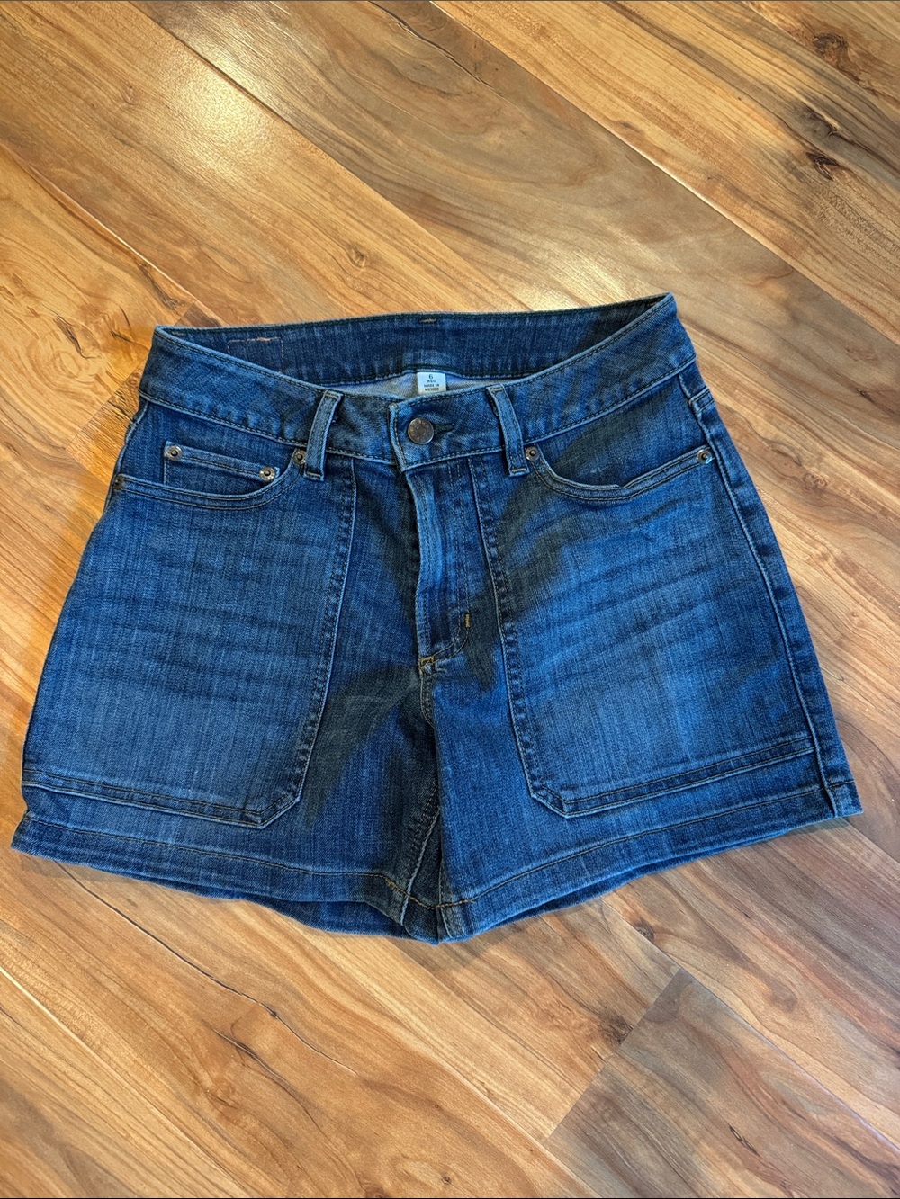 Women's LL BEAN Dark Blue Denim Shorts Brand new 6.